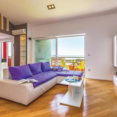 Lovely Apartment In Makarska With Kitchenette מראה חיצוני תמונה