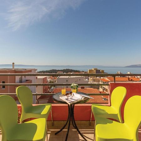 Lovely Apartment In Makarska With Kitchenette מראה חיצוני תמונה