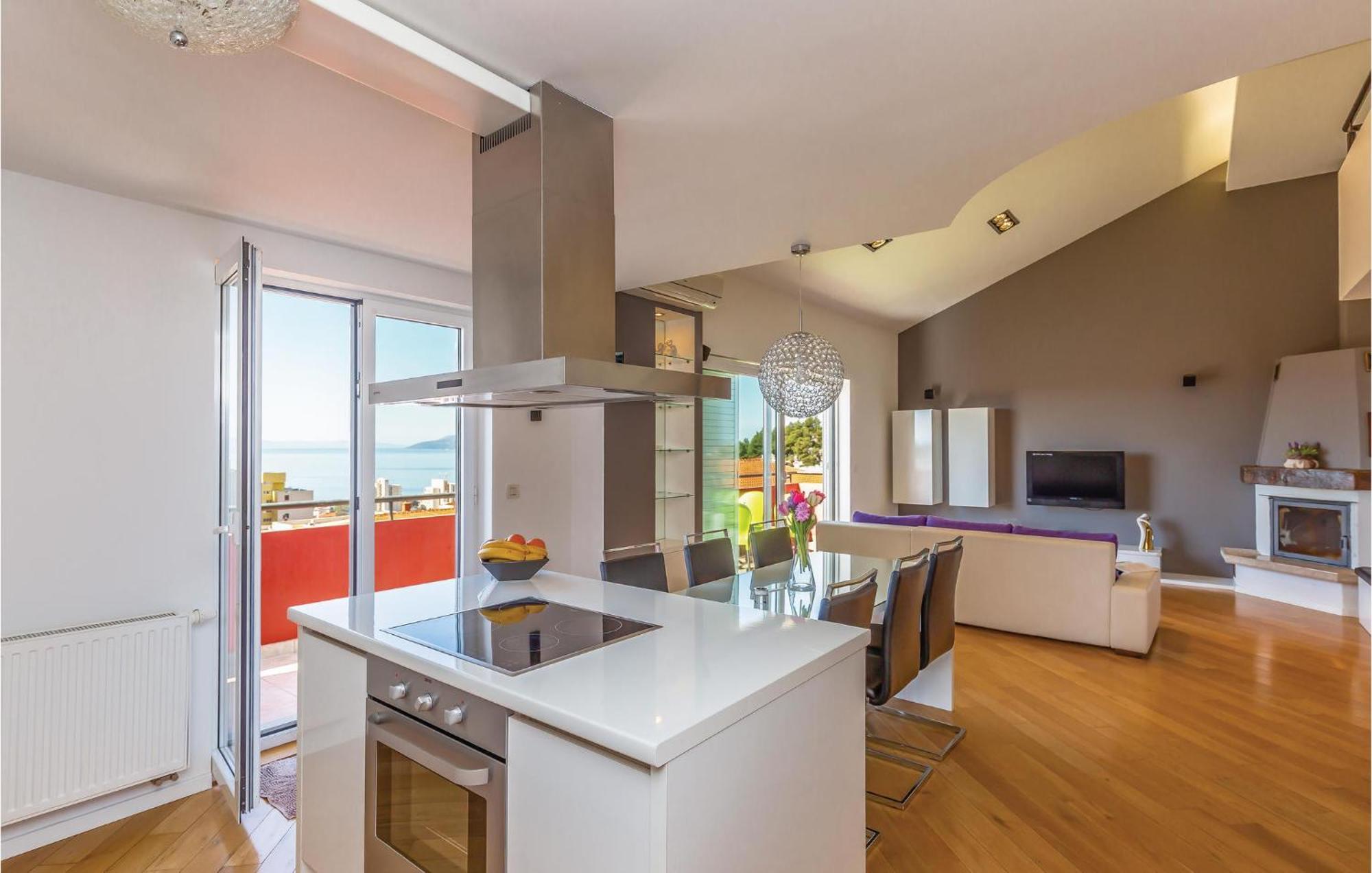 Lovely Apartment In Makarska With Kitchenette מראה חיצוני תמונה
