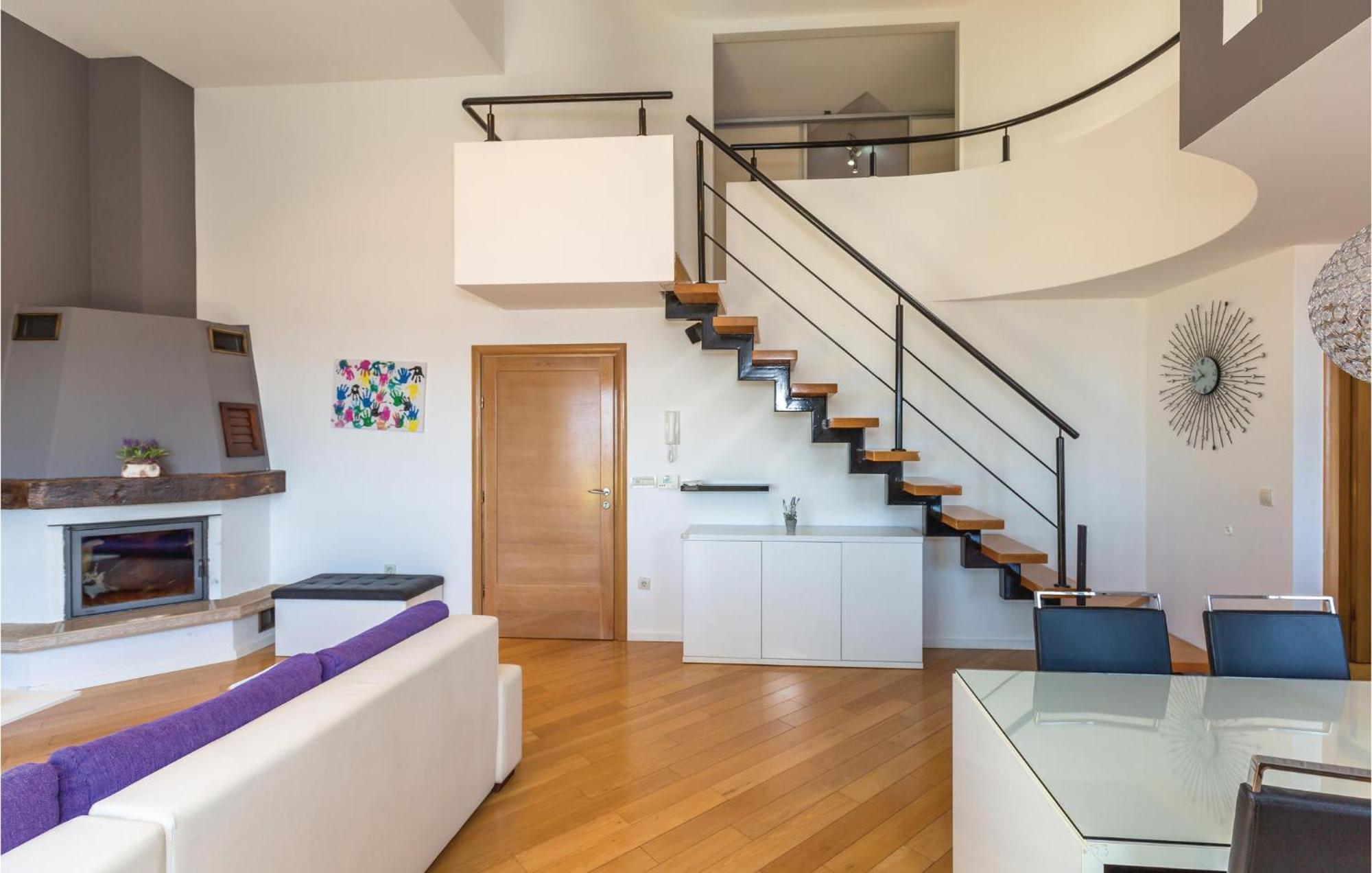 Lovely Apartment In Makarska With Kitchenette מראה חיצוני תמונה