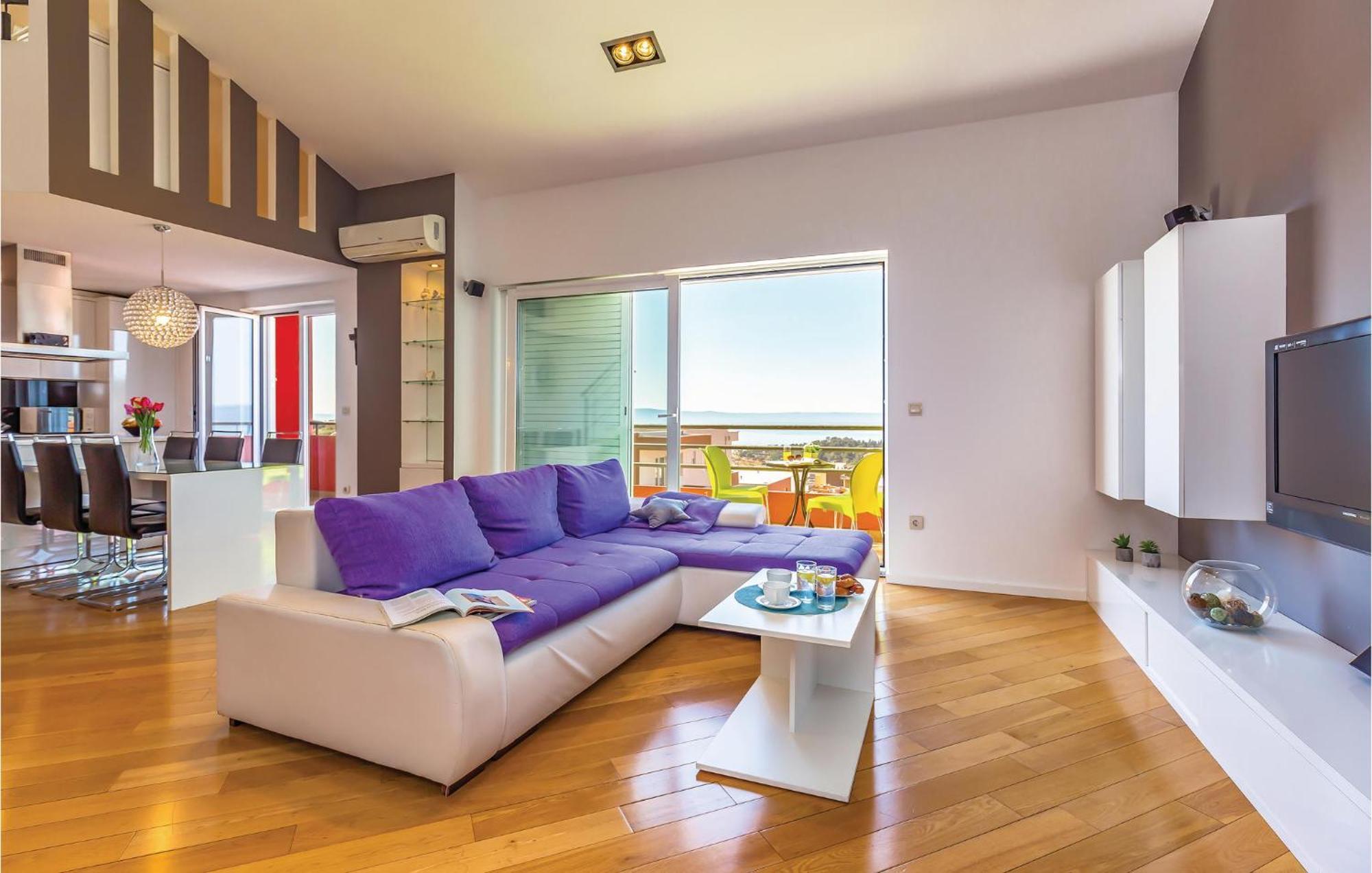 Lovely Apartment In Makarska With Kitchenette מראה חיצוני תמונה