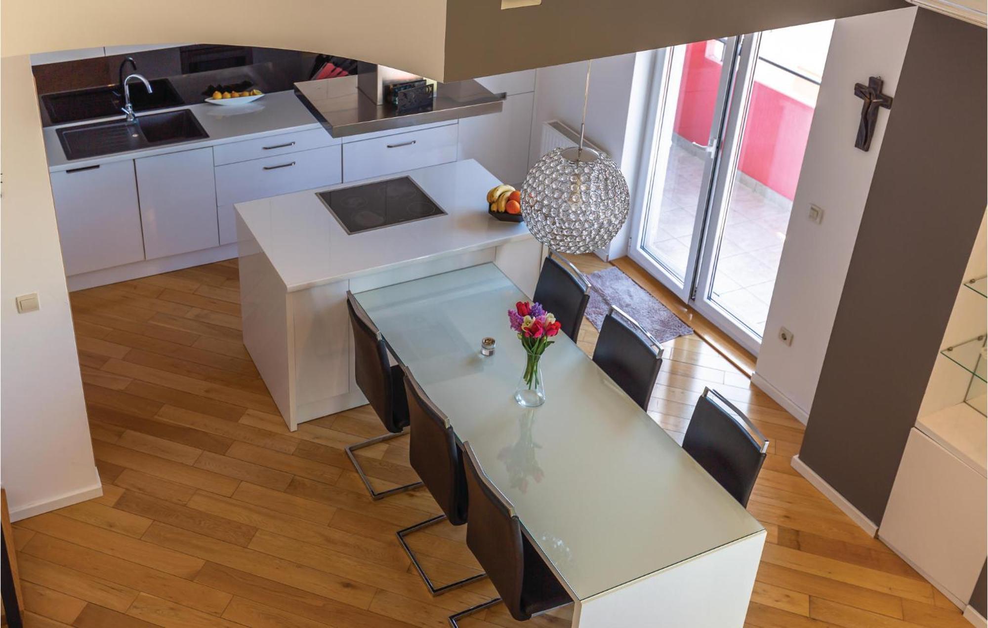 Lovely Apartment In Makarska With Kitchenette מראה חיצוני תמונה