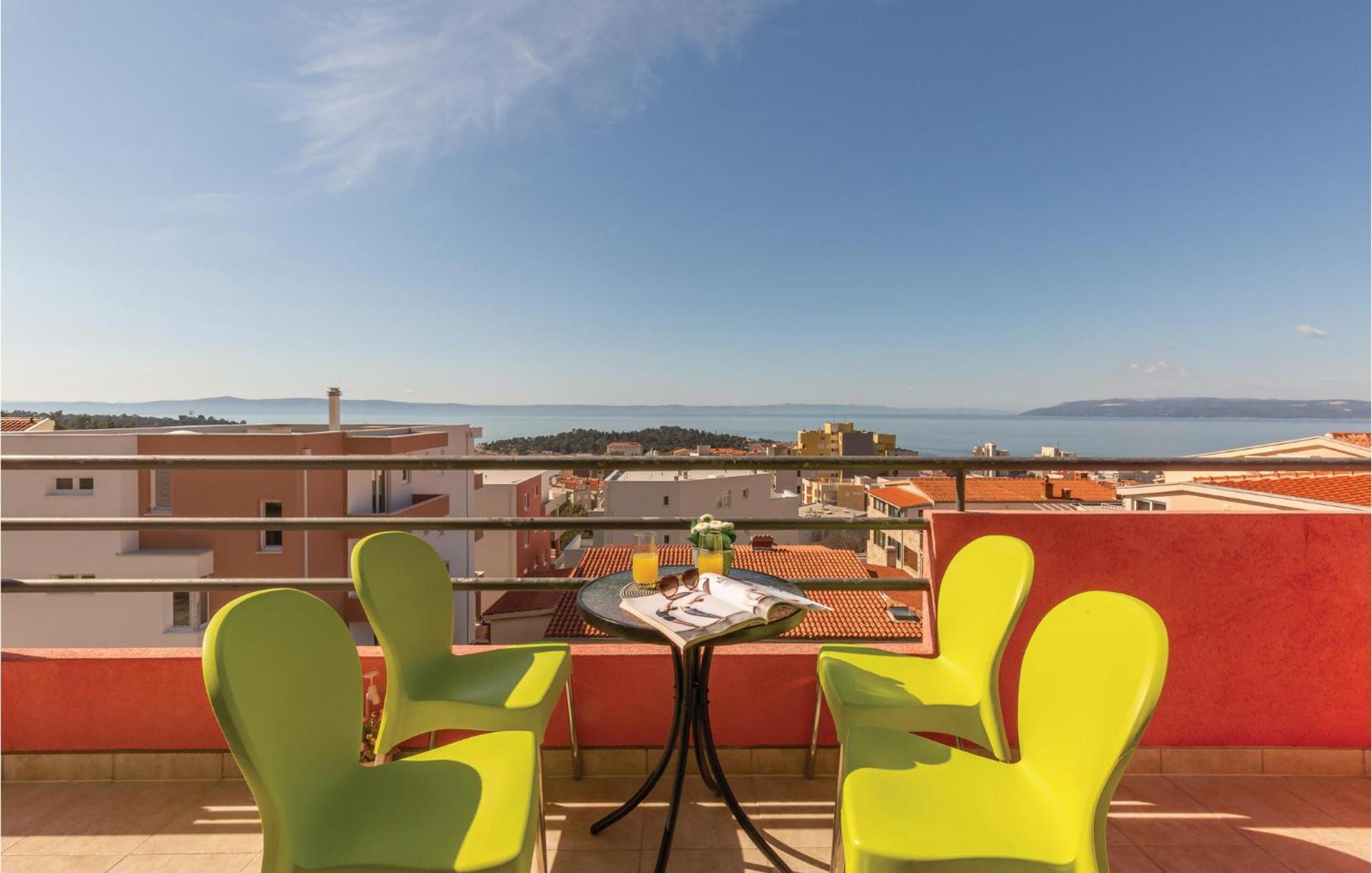 Lovely Apartment In Makarska With Kitchenette מראה חיצוני תמונה