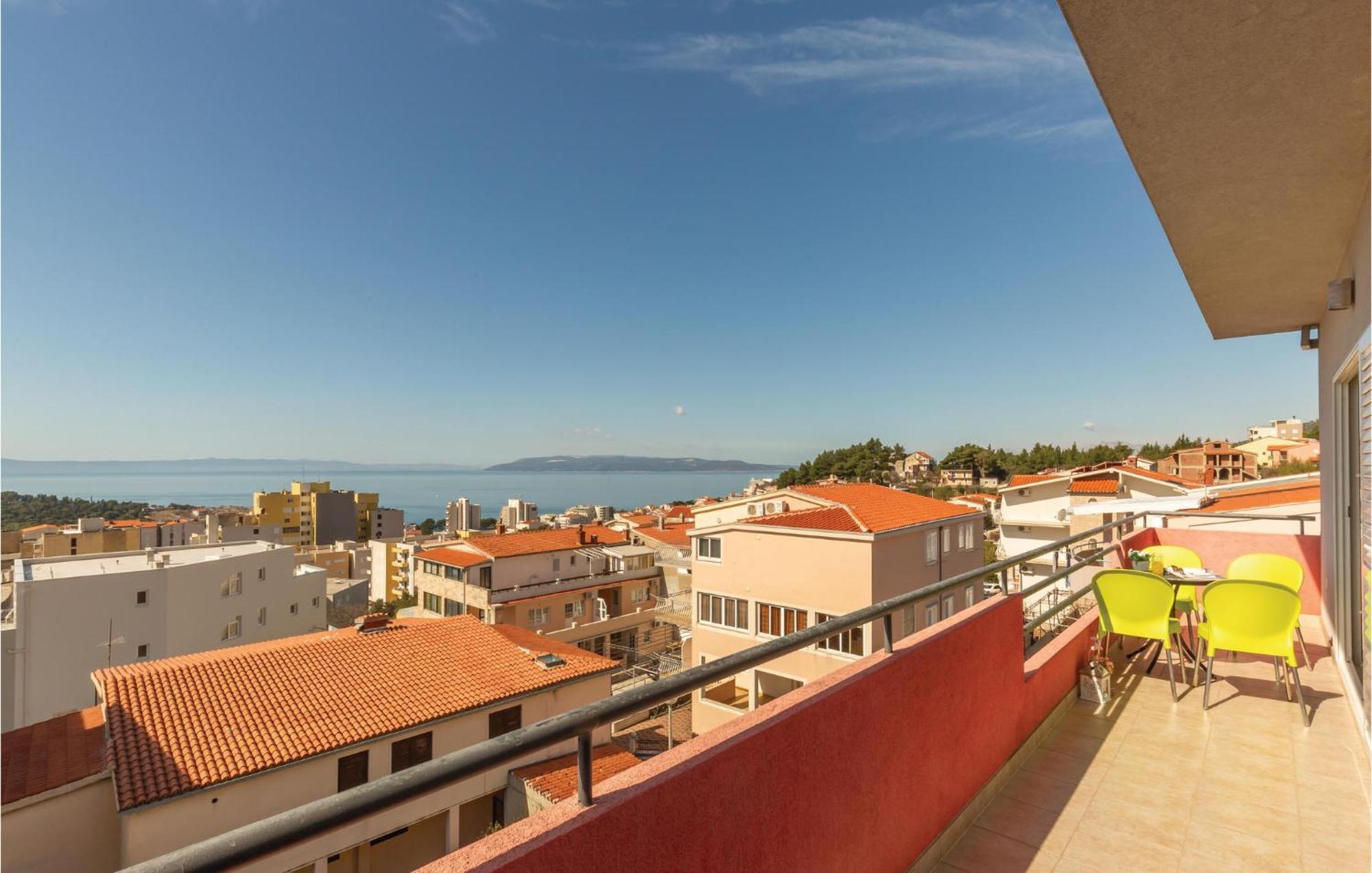 Lovely Apartment In Makarska With Kitchenette מראה חיצוני תמונה